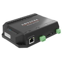 PixLite E16-S Mk3 con rivestimento conformale: porta Ethernet, morsetti di alimentazione ed etichetta con indirizzo MAC nel dettaglio