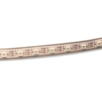 Close-up van de pixelstrip in de siliconenslang met WS2812b-LEDs en knippunten
